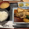 魚吉三平の本日の煮魚定食